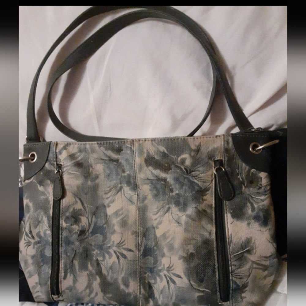 Hand bag